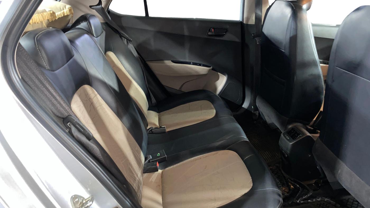 2018 Hyundai Grand i10 MAGNA 1.2 KAPPA VTVT, Petrol, Manual, 32,985 km, Right Side Rear Door Cabin