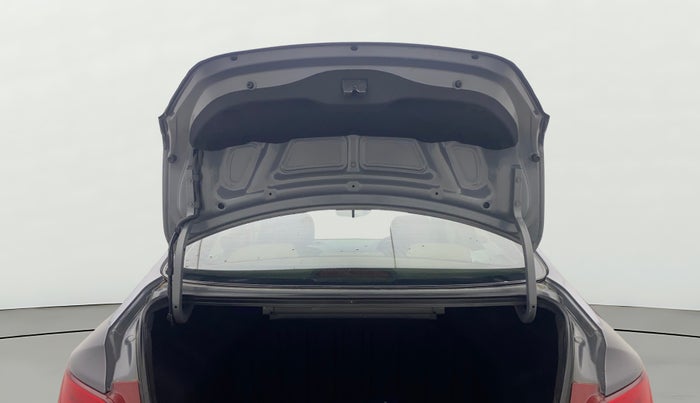 2016 Hyundai Verna 1.6 VTVT S, Petrol, Manual, 77,899 km, Boot Door Open