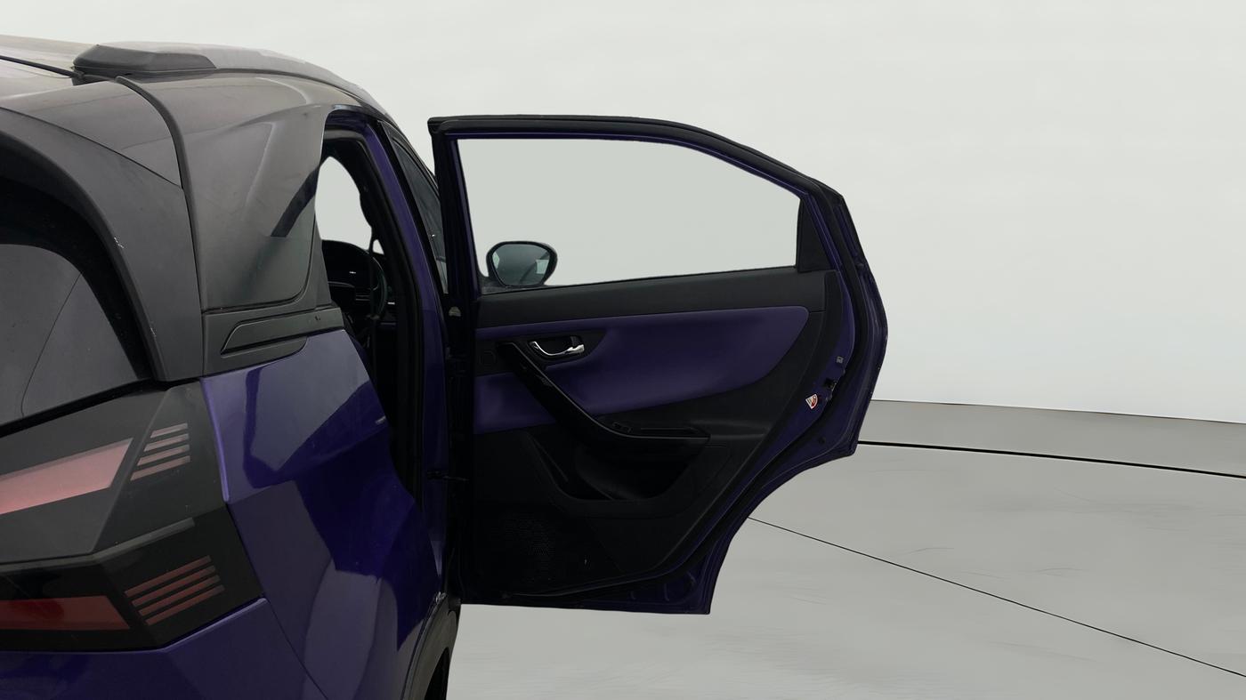 2023 Tata NEXON FEARLESS PURPLE + SUNROOF DUAL TONE 1.2 PETROL, Petrol, Manual, 26,036 km, RHS Rear Door
