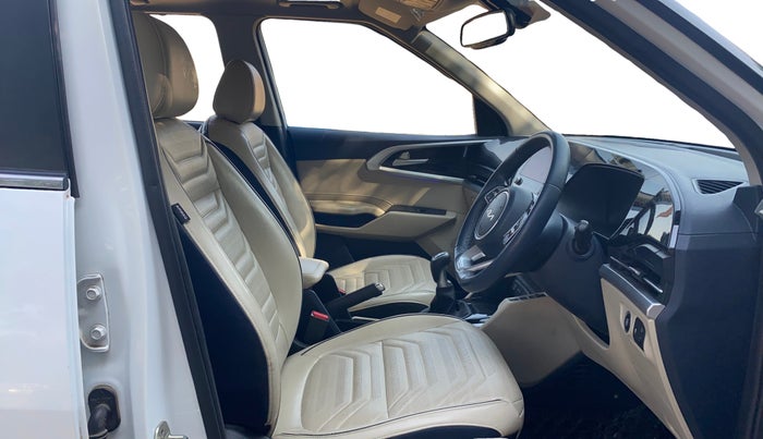 2022 KIA CARENS LUXURY PLUS 1.4 PETROL 7 STR, Petrol, Manual, 25,165 km, Right Side Front Door Cabin