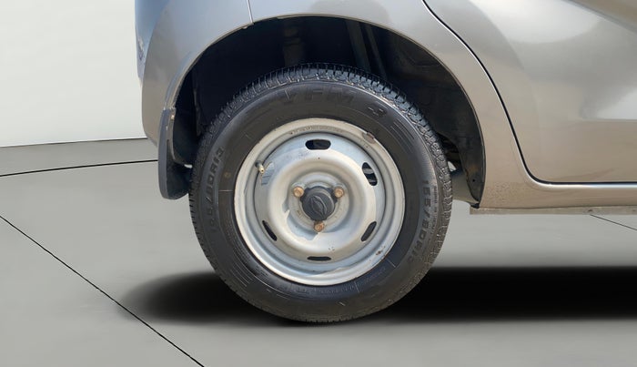 2019 Datsun Redi Go A, CNG, Manual, 61,615 km, Right Rear Wheel