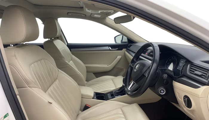 2018 Skoda Superb STYLE 1.8 TSI AT, Petrol, Automatic, 79,172 km, Right Side Front Door Cabin