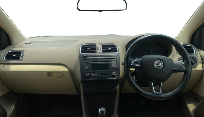 2016 Skoda Rapid AMBITION 1.6 MPI MT, Petrol, Manual, 85,761 km, Dashboard