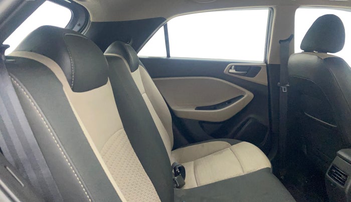 2017 Hyundai Elite i20 ASTA 1.2, Petrol, Manual, 15,586 km, Right Side Rear Door Cabin