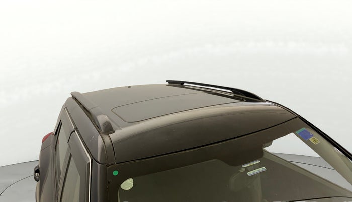 2023 Mahindra XUV300 W4 1.2 PETROL, Petrol, Manual, 24,358 km, Roof