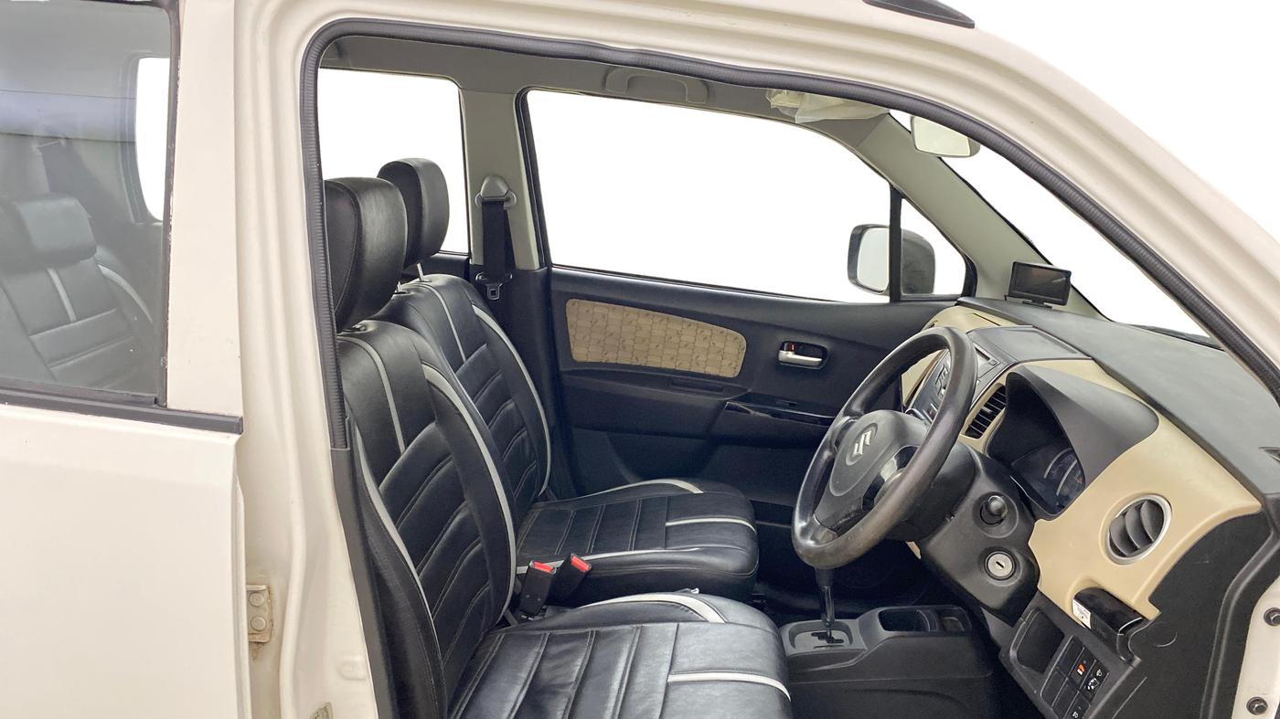 2018 Maruti Wagon R 1.0 VXI AMT, Petrol, Automatic, 42,084 km, Right Side Front Door Cabin