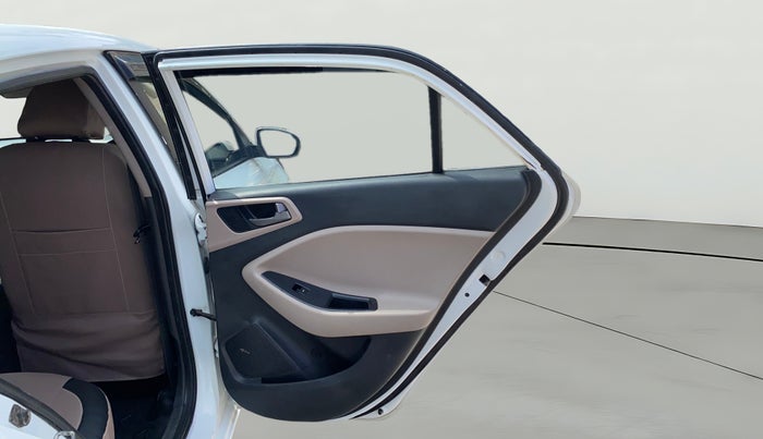 2017 Hyundai Elite i20 ASTA 1.2 (O), CNG, Manual, 1,45,979 km, RHS Rear Door