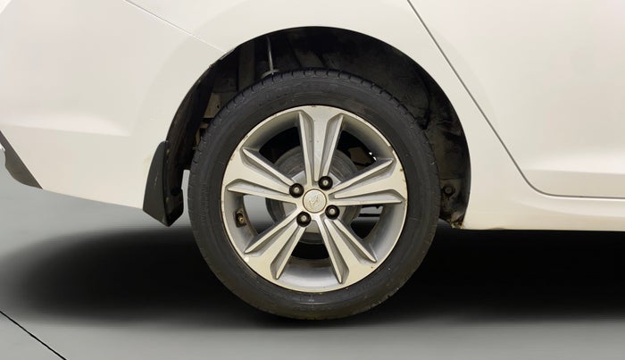 2019 Hyundai Verna 1.6 VTVT SX, Petrol, Manual, 76,503 km, Right Rear Wheel