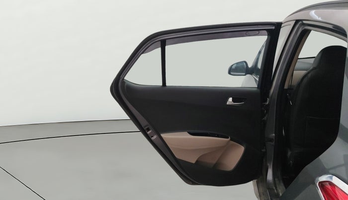 2016 Hyundai Grand i10 SPORTZ 1.2 KAPPA VTVT, CNG, Manual, 1,07,079 km, LHS Rear Door