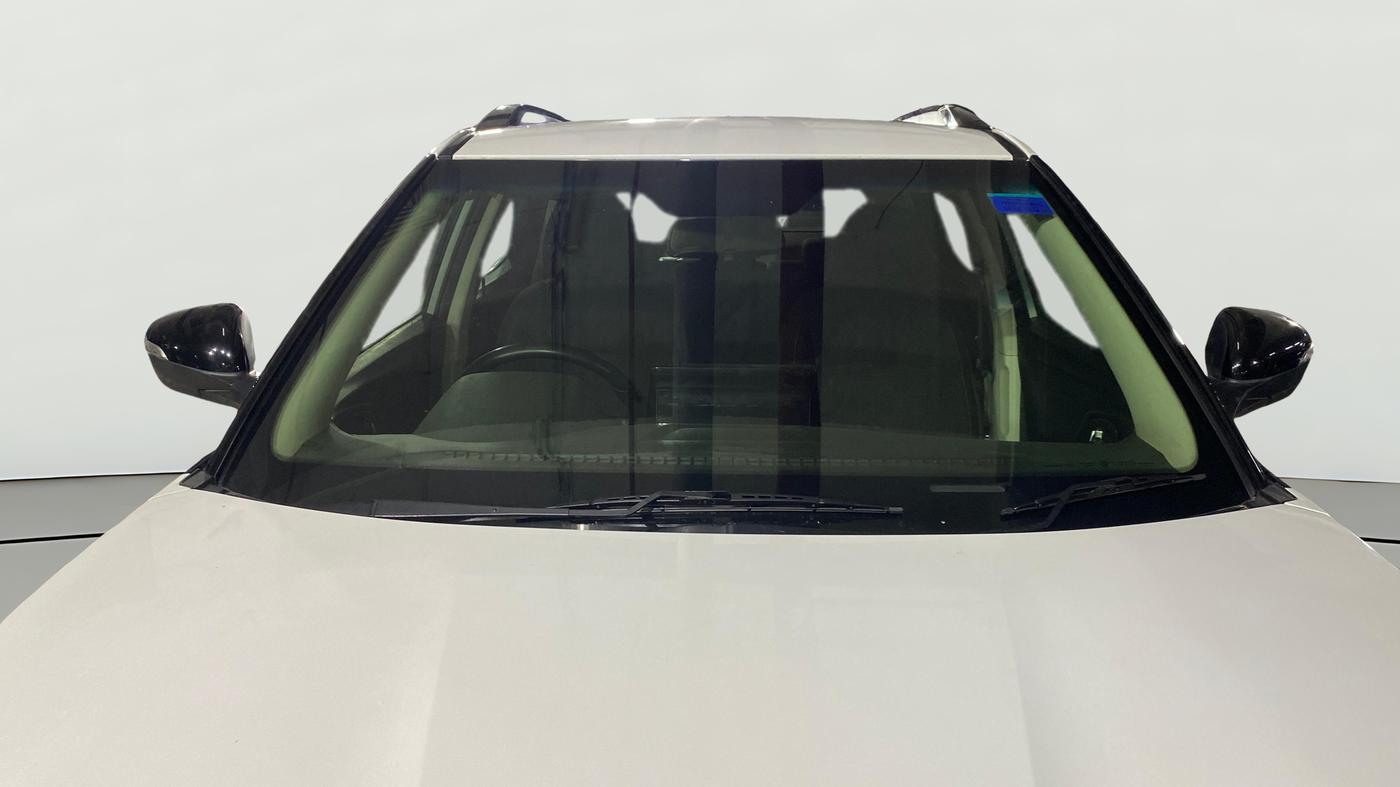 2024 Mahindra XUV 3XO AX5 1.2 L TCMPFI AT, Petrol, Automatic, 31,685 km, Front Windshield