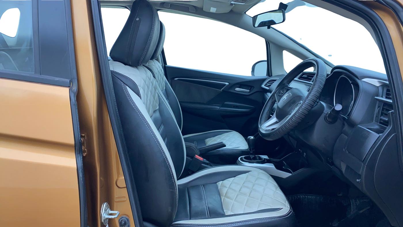 2017 Honda WR-V 1.5L I-DTEC VX MT, Diesel, Manual, 1,50,022 km, Right Side Front Door Cabin