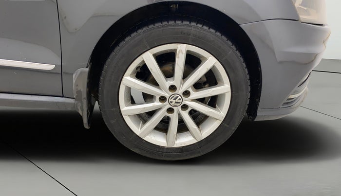 2018 Volkswagen Ameo HIGHLINE PLUS 1.5L AT 16 ALLOY, Diesel, Automatic, 1,42,913 km, Right Front Wheel