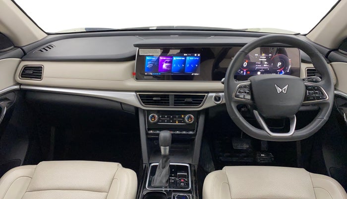 2025 Mahindra XUV700 AX 7 LUXURY D AT 7 STR, Diesel, Automatic, 15,433 km, Dashboard