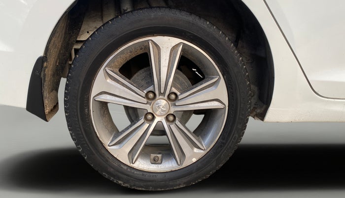 2018 Hyundai Verna 1.6 VTVT SX, Petrol, Manual, 87,828 km, Right Rear Wheel