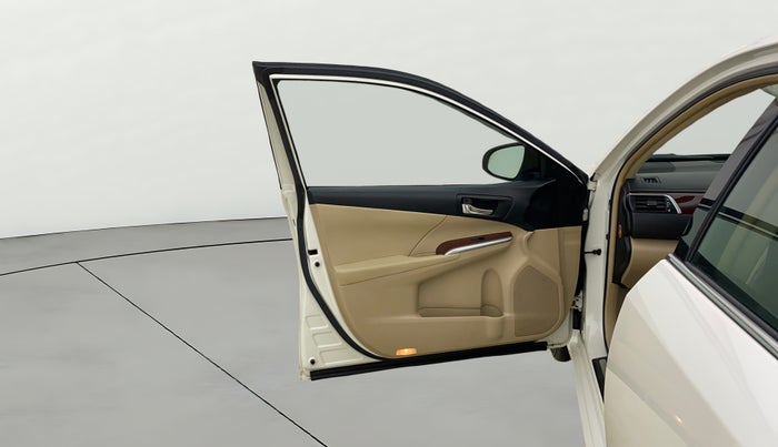 2014 Toyota Camry 2.5L AT, Petrol, Automatic, 30,555 km, LHS Front Door