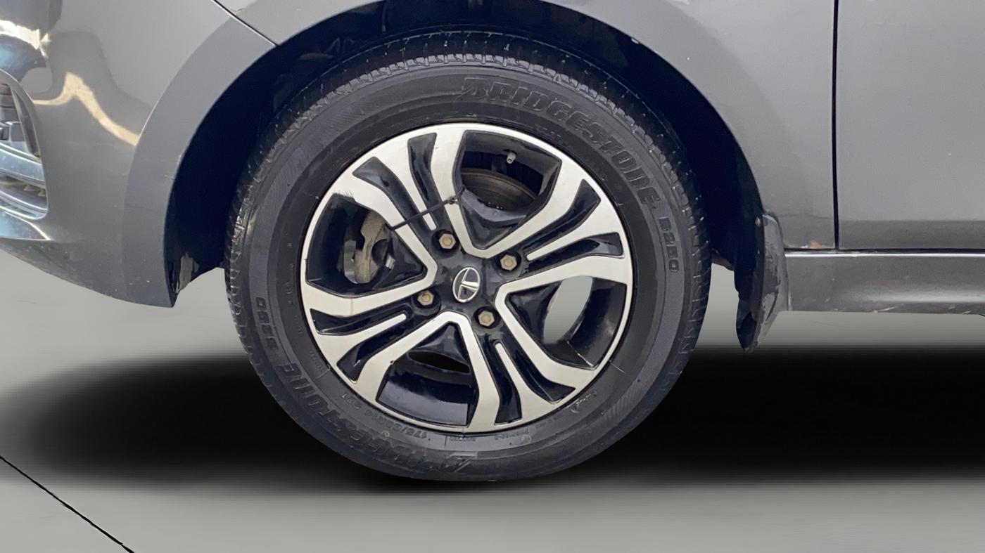 2022 Tata Tiago XTA PETROL, Petrol, Automatic, 31,233 km, Left Front Wheel