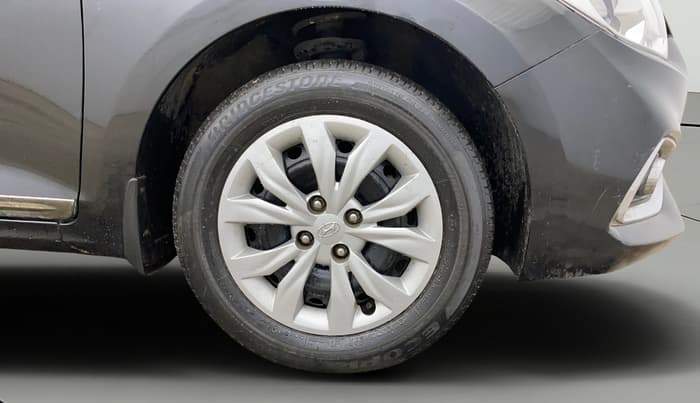 2019 Hyundai Verna 1.4 EX PETROL, Petrol, Manual, 73,775 km, Right Front Wheel