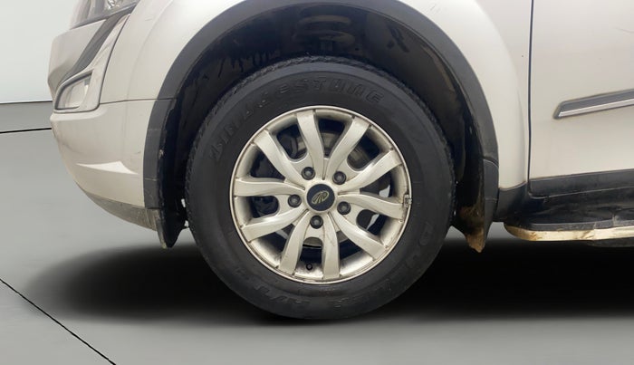 2017 Mahindra XUV500 W10, Diesel, Manual, 82,295 km, Left Front Wheel