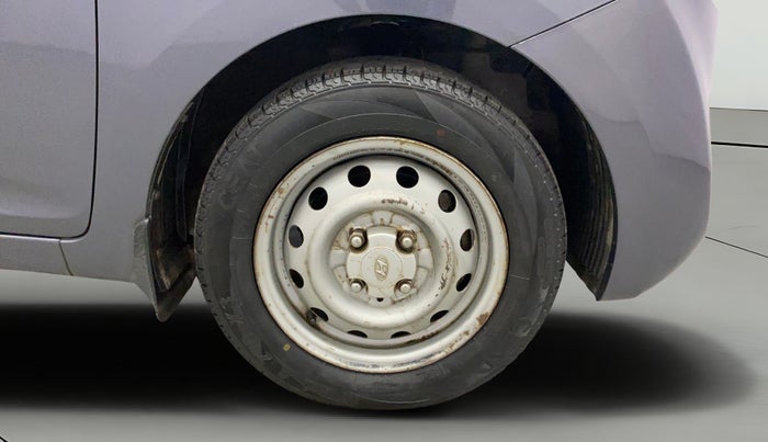 2017 Hyundai Eon ERA +, Petrol, Manual, 61,242 km, Right Front Wheel