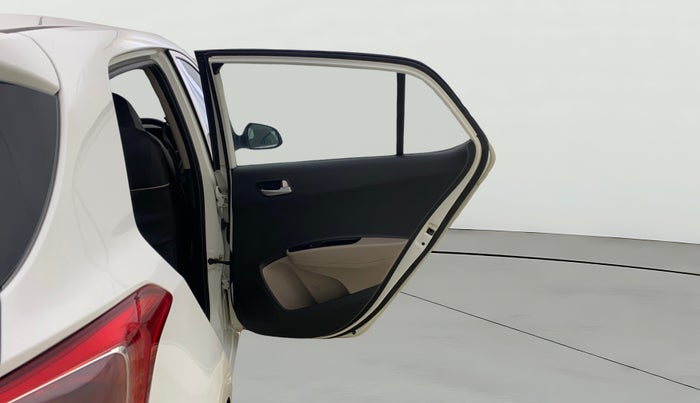 2017 Hyundai Grand i10 SPORTZ 1.2 KAPPA VTVT, Petrol, Manual, 1,36,006 km, RHS Rear Door