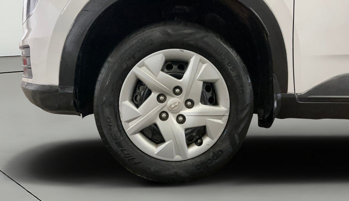 2022 Hyundai VENUE S 1.2, Petrol, Manual, 39,560 km, Left Front Wheel