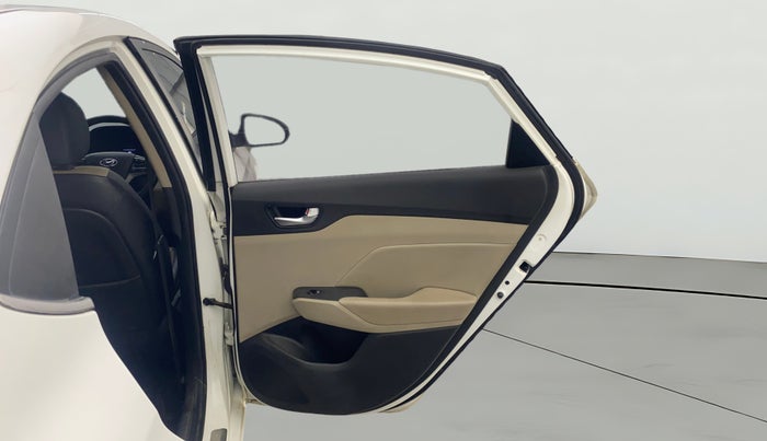 2018 Hyundai Verna 1.6 VTVT SX O, Petrol, Manual, 70,816 km, RHS Rear Door