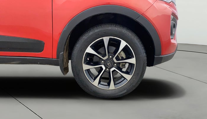 2021 Tata NEXON XZA PLUS DIESEL, Diesel, Automatic, 65,734 km, Right Front Wheel