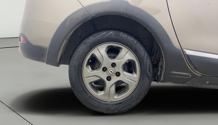 2015 Renault Lodgy 110 PS RXZ STEPWAY 7 STR, Diesel, Manual, 88,207 km, Right Rear Wheel