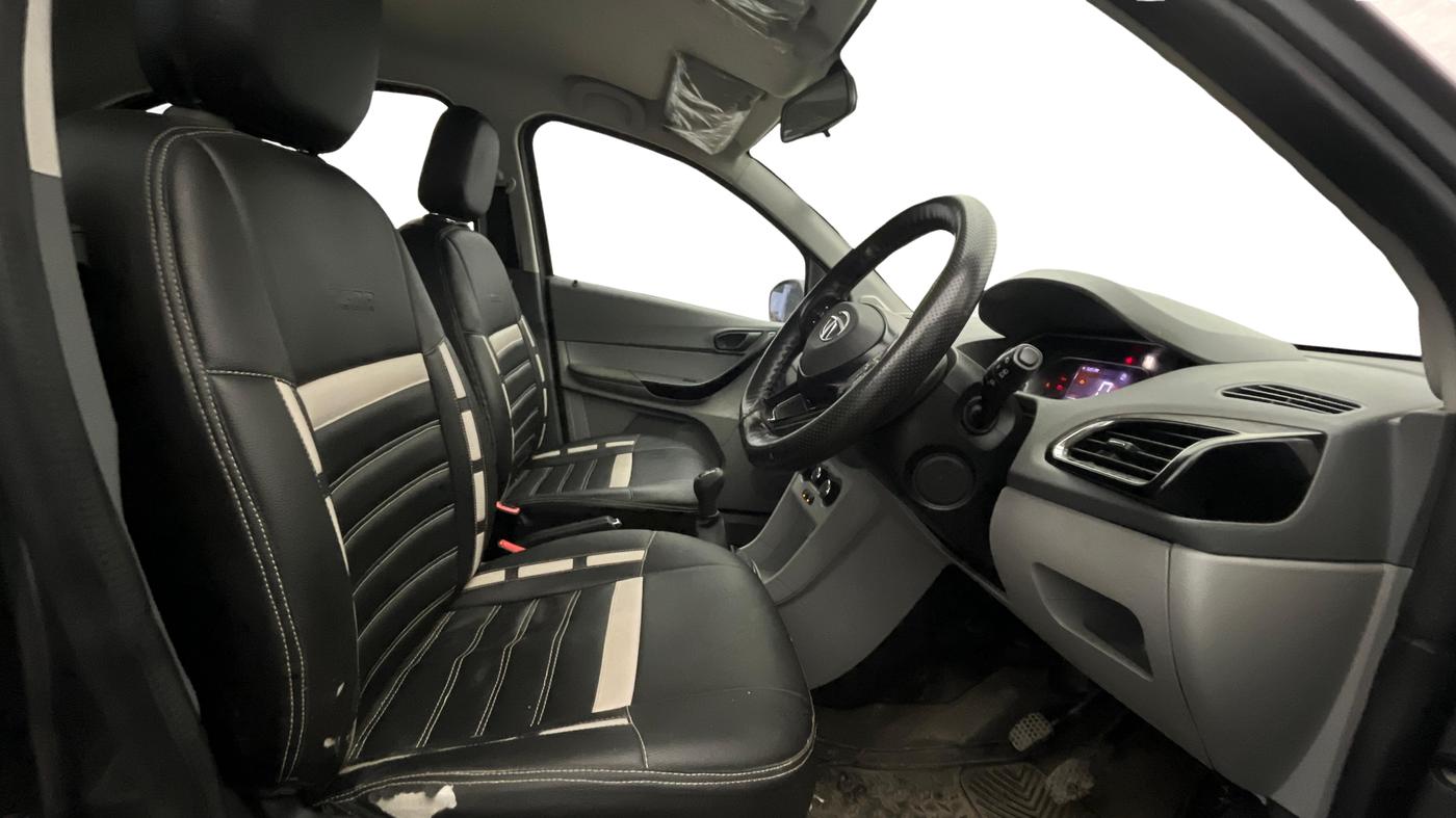 2022 Tata TIGOR XZ PLUS CNG, CNG, Manual, 52,658 km, Right Side Front Door Cabin