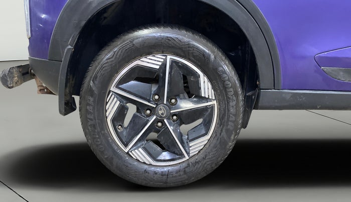 2023 Tata NEXON FEARLESS + SUNROOF DUAL TONE 1.2 PETROL, Petrol, Manual, 35,497 km, Right Rear Wheel