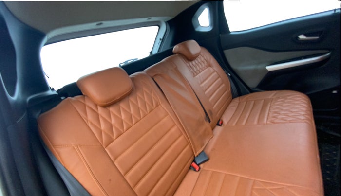 2021 Nissan MAGNITE XV MT, Petrol, Manual, 60,989 km, Right Side Rear Door Cabin