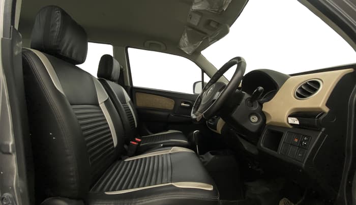 2017 Maruti Wagon R 1.0 VXI AMT, Petrol, Automatic, 1,01,283 km, Right Side Front Door Cabin