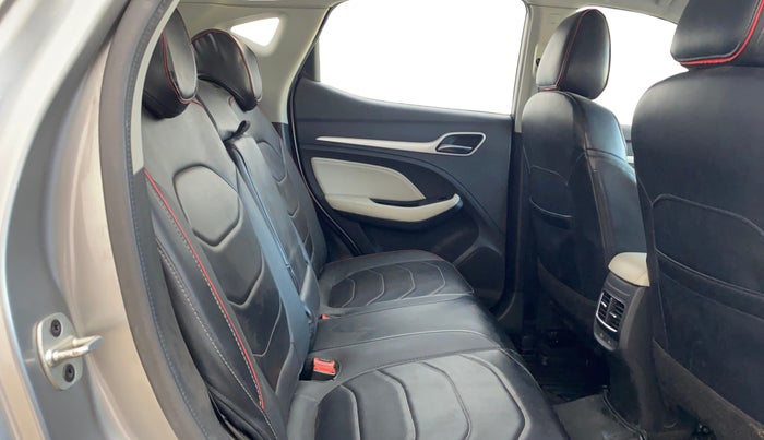 2023 MG ASTOR SUPER 1.5 MT, Petrol, Manual, 48,083 km, Right Side Rear Door Cabin