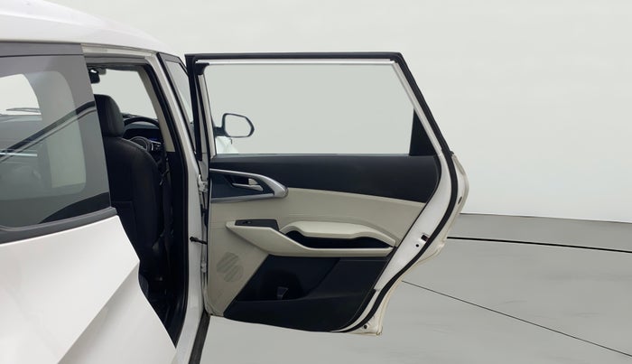 2023 KIA CARENS  PREMIUM 1.5 TURBO PETROL IMT 7 STR, Petrol, Manual, 28,543 km, RHS Rear Door