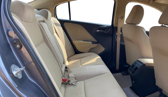 2018 Honda City 1.5L I-VTEC V MT, CNG, Manual, 1,10,205 km, Right Side Rear Door Cabin