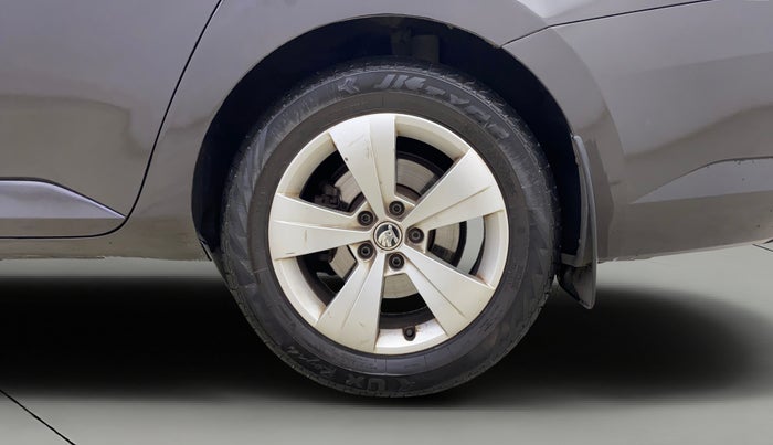 2018 Skoda Superb STYLE 1.8 TSI AT, Petrol, Automatic, 77,436 km, Left Rear Wheel