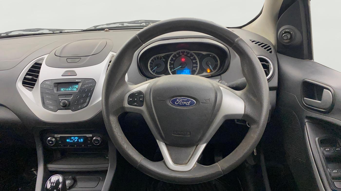 2016 Ford New Figo TITANIUM 1.2 PETROL MT, Petrol, Manual, 1,12,022 km, Steering Wheel Close Up