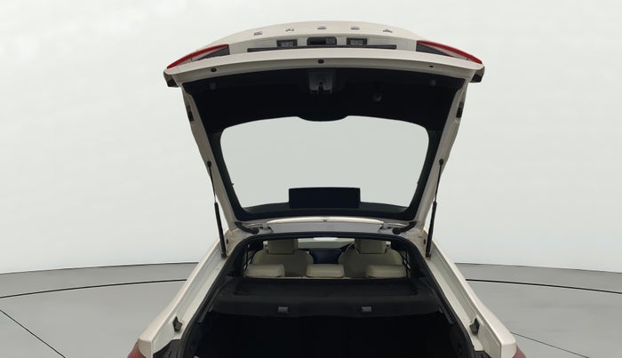 2022 Skoda Octavia STYLE 2.0, Petrol, Automatic, 43,532 km, Boot Door Open