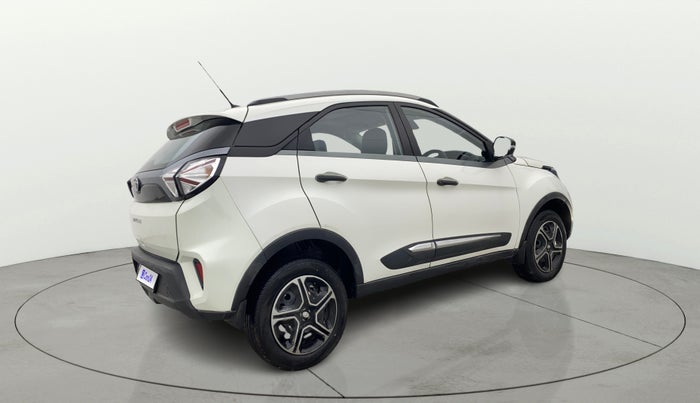 2020 Tata NEXON XM SUNROOF PETROL, Petrol, Manual, 35,575 km, Right Back Diagonal