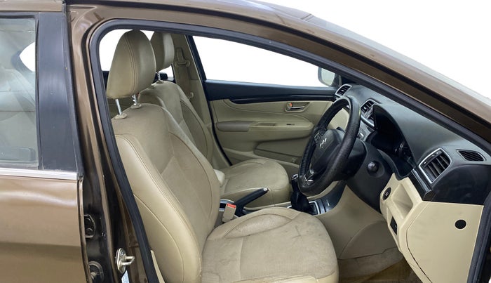 2015 Maruti Ciaz ZXI, Petrol, Manual, 94,892 km, Right Side Front Door Cabin