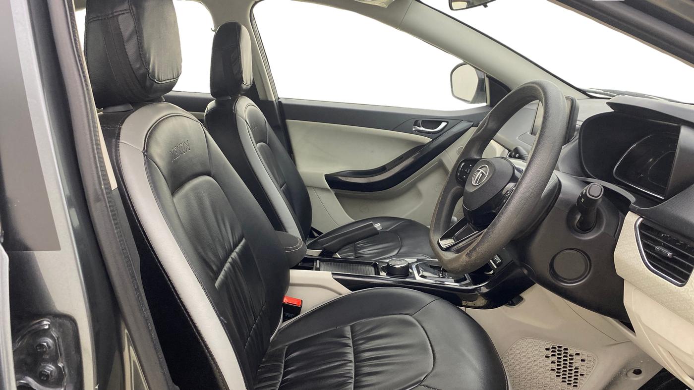 2022 Tata NEXON XZA PLUS (PREMIUM) PETROL, CNG, Automatic, 54,232 km, Right Side Front Door Cabin