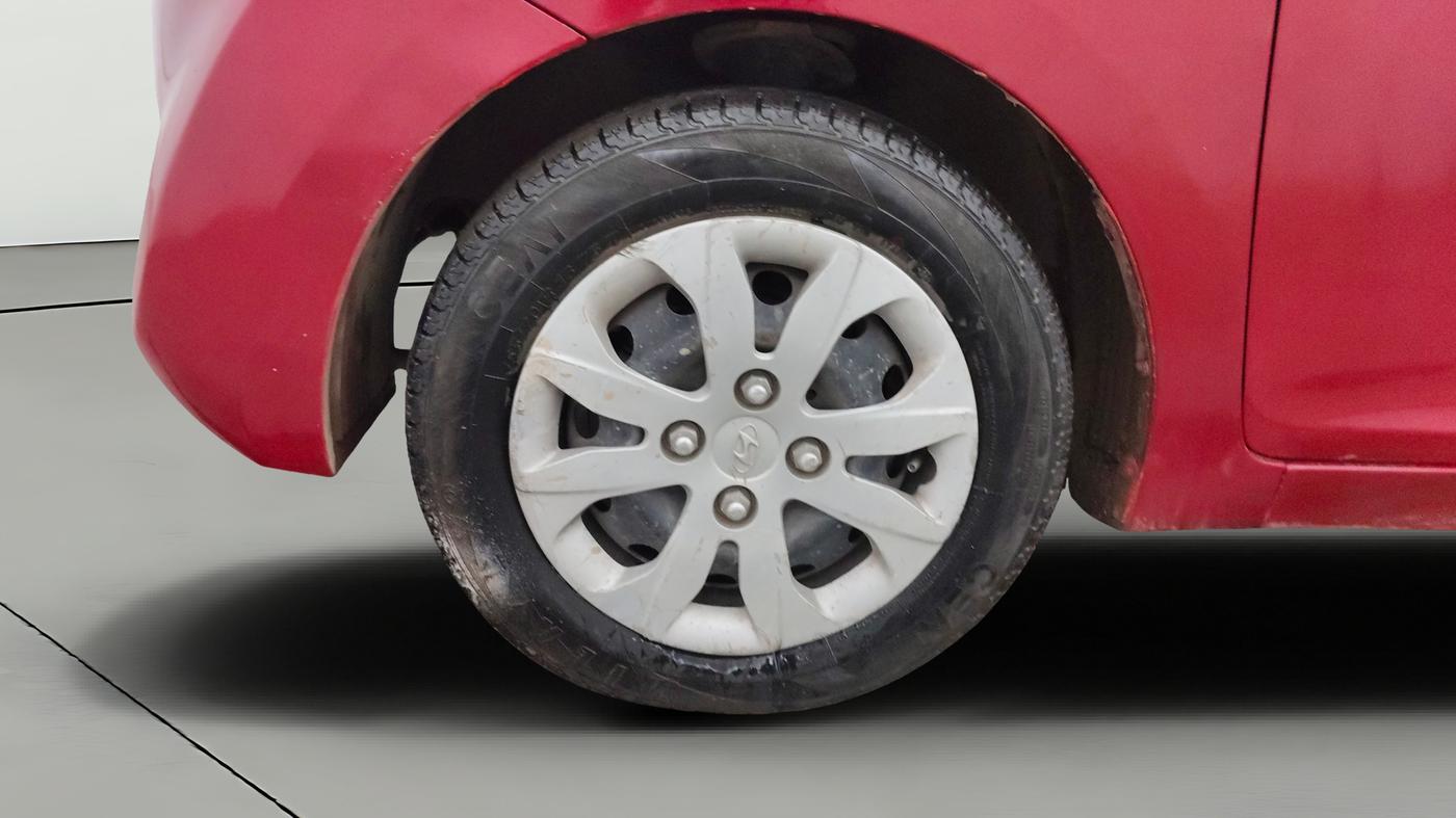 2015 Hyundai Eon SPORTZ, Petrol, Manual, 52,029 km, Left Front Wheel