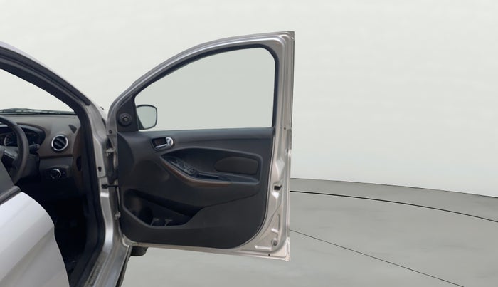 2018 Ford FREESTYLE TITANIUM 1.2 PETROL, Petrol, Manual, 76,412 km, RHS Front Door