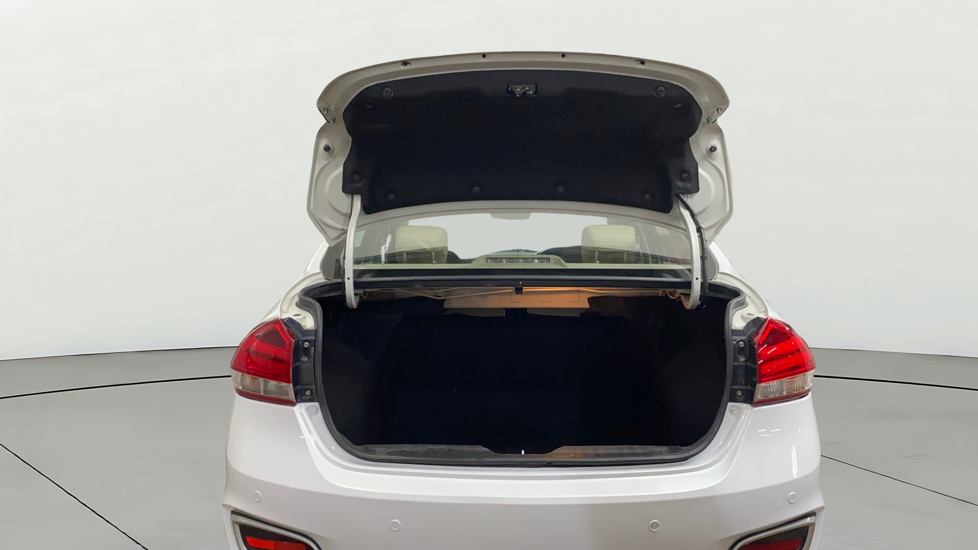 camera-Boot-Door-Open
