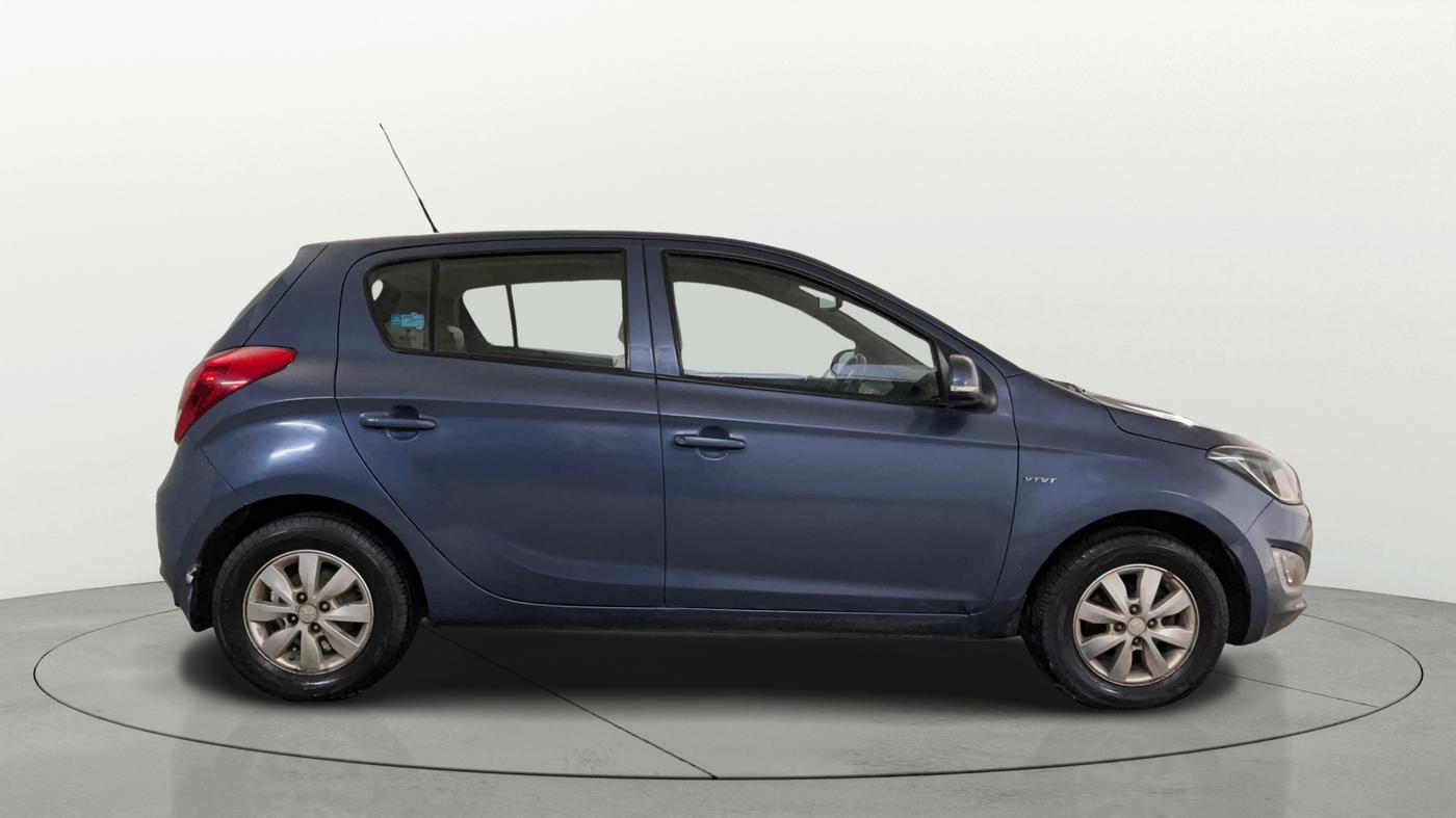 2014 Hyundai i20 SPORTZ 1.2, Petrol, Manual, 45,264 km, Right Side View