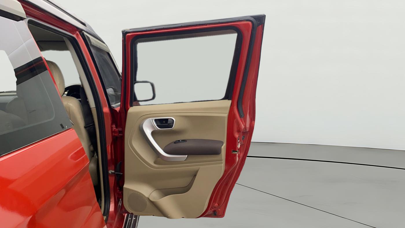 2016 Mahindra TUV300 T8, Diesel, Manual, 92,303 km, RHS Rear Door
