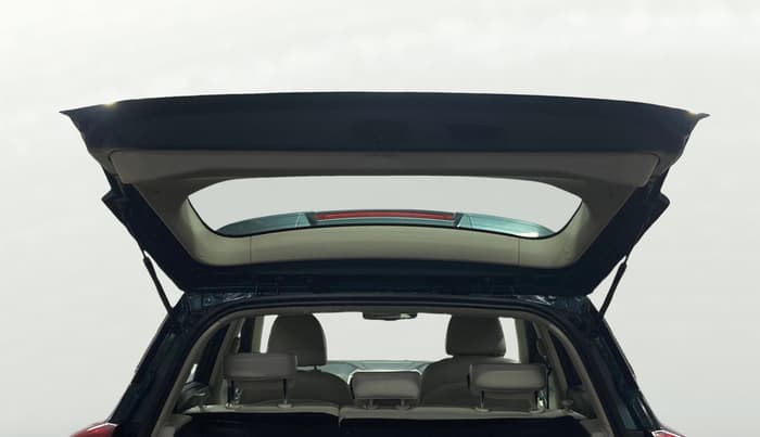 2021 Mahindra XUV300 W8 (O) 1.2 PETROL AMT, Petrol, Automatic, 91,580 km, Boot Door Open