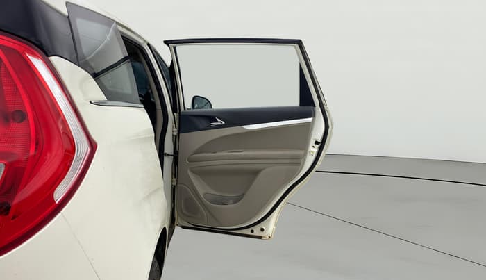2020 Mahindra MARAZZO M6 8 STR, Diesel, Manual, 72,279 km, RHS Rear Door
