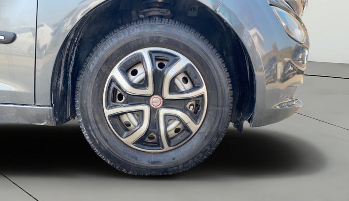 2022 Tata ALTROZ XE PLUS PETROL, Petrol, Manual, 20,089 km, Right Front Wheel