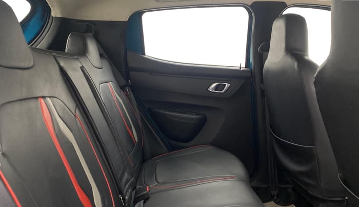 2021 Renault Kwid CLIMBER 1.0 (O), Petrol, Manual, 35,523 km, Right Side Rear Door Cabin